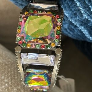 New Sorrelli Hibiscus Pink and Volcano Crystal clamper signed bracelet